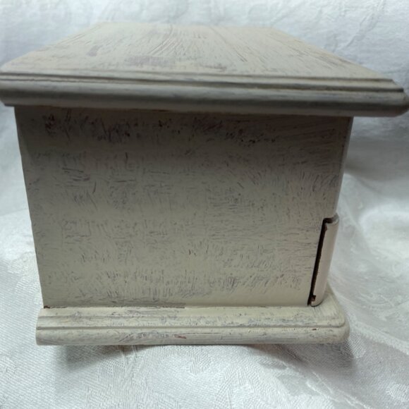 Vintage Refurbished Painted Wooden Jewely box 7”x 4.5” x 3.75” Green Velvet Inte - Picture 6 of 7